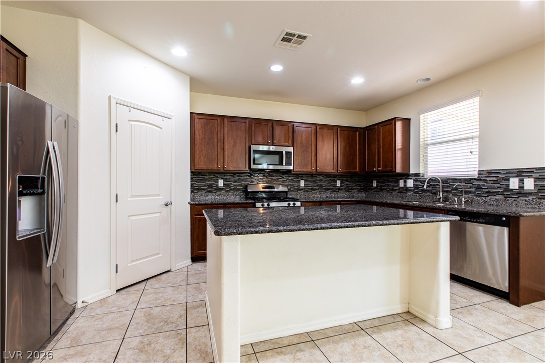 7915 Dell Ridge Avenue Property Photo 6