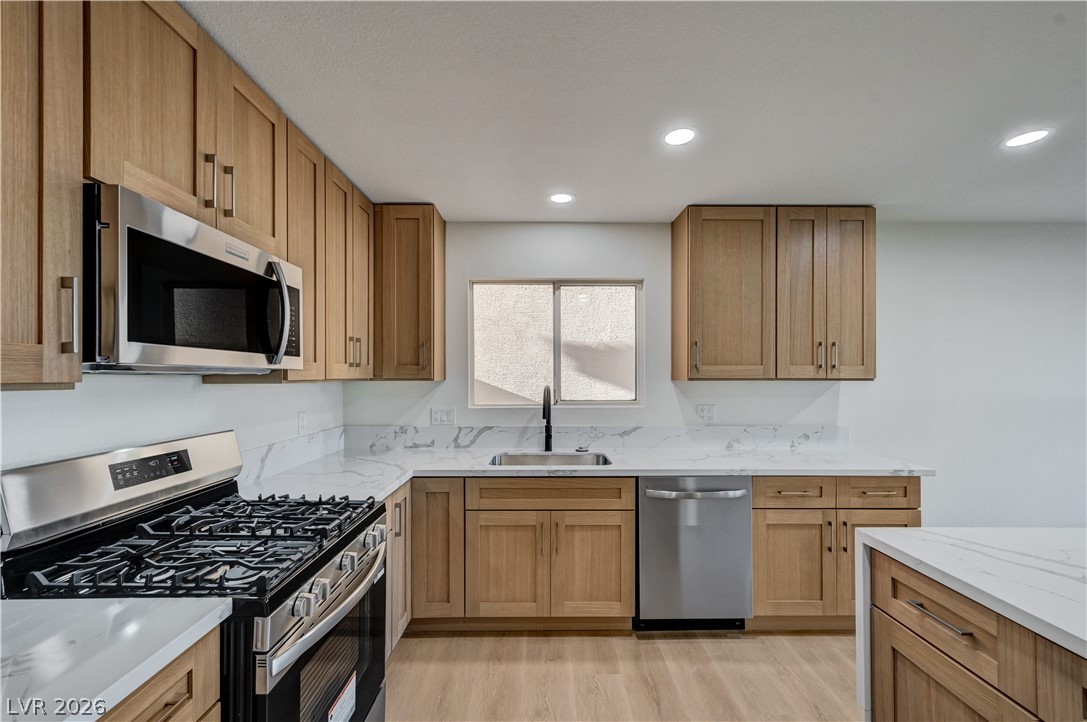 1600 Royal Canyon Drive Property Photo 3
