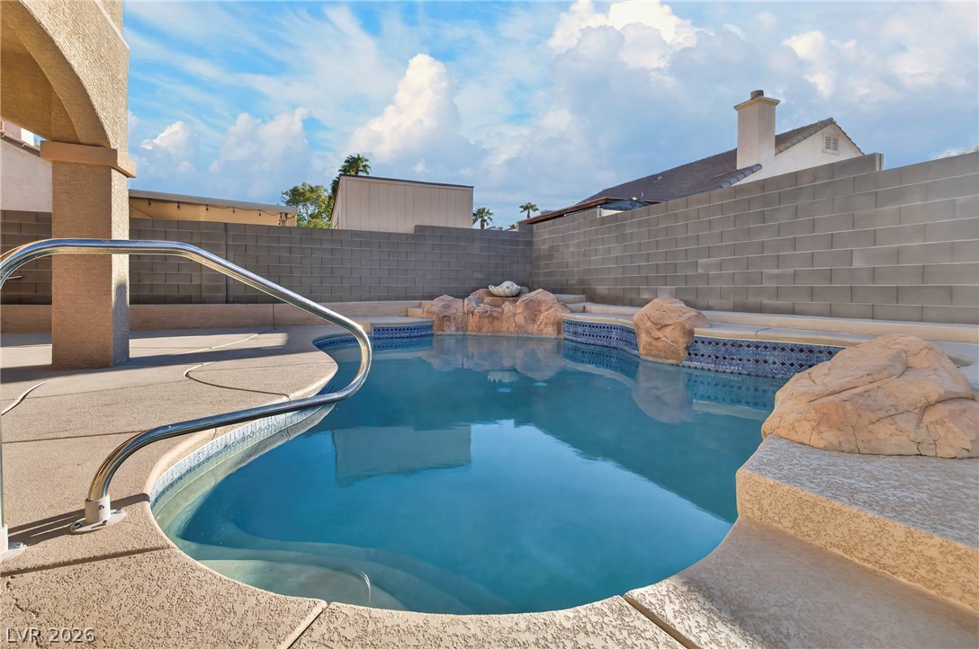 605 Lively Fiesta Way Property Photo 11
