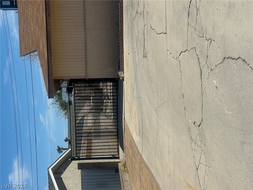 708 Fairway Drive Property Photo 3