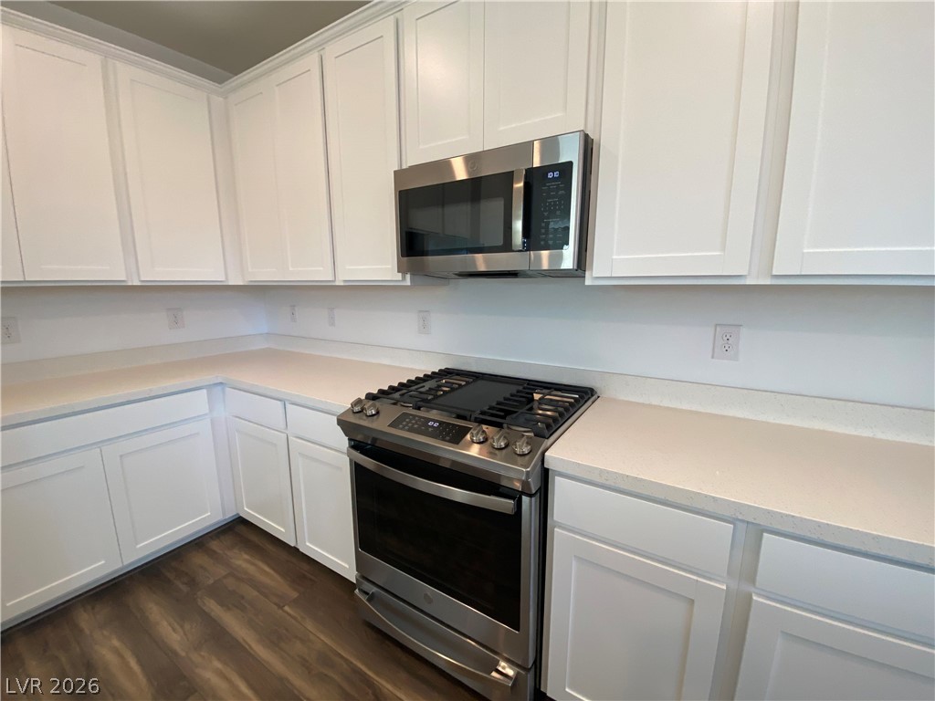 64 Strada Moscato Property Photo 8
