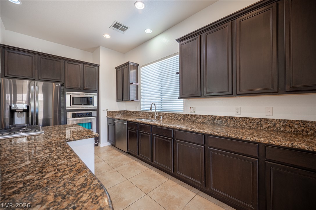 8618 Amber Autumn Street Property Photo 16