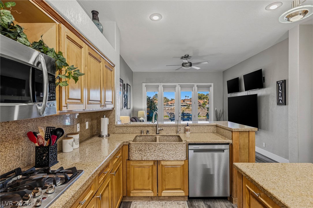 8060 Castle Pines Avenue Property Photo 14