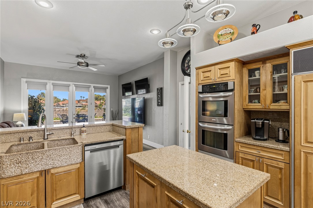 8060 Castle Pines Avenue Property Photo 15