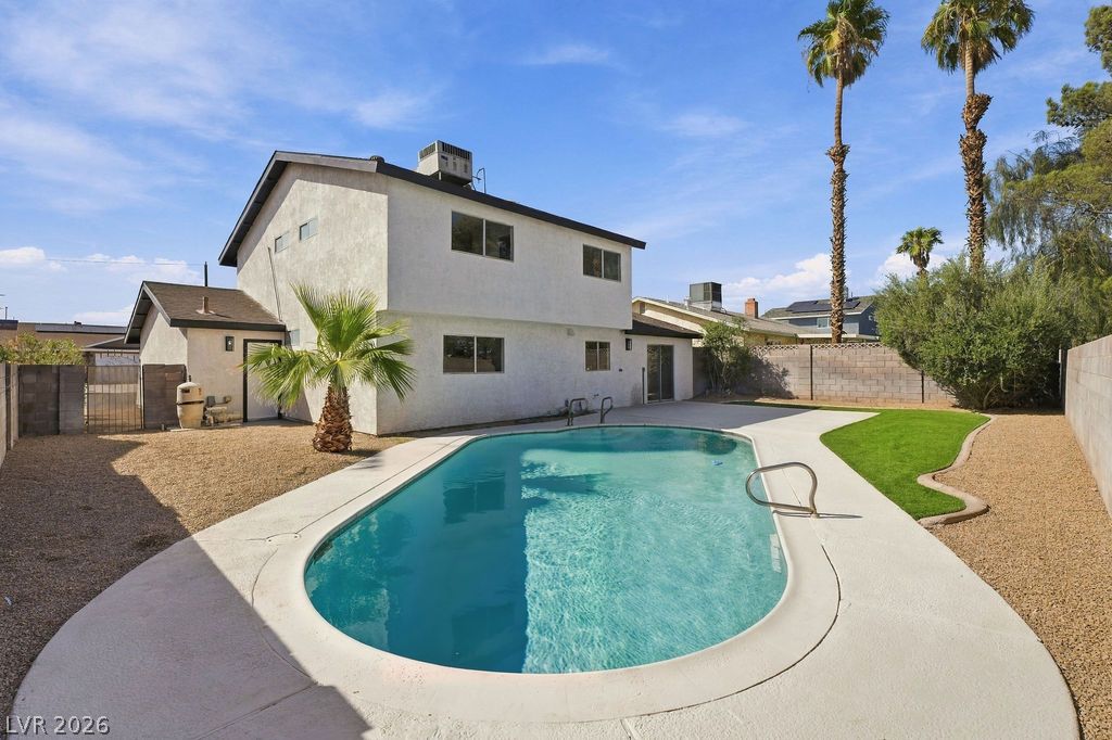 3648 Margarita Way Property Photo 4