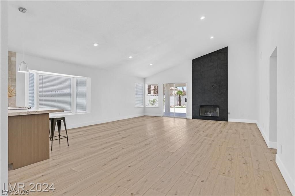 8 Barton Spring Circle Property Photo 4