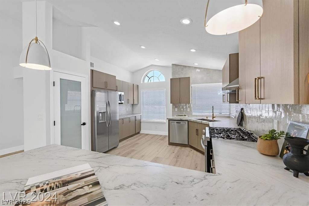 8 Barton Spring Circle Property Photo 6