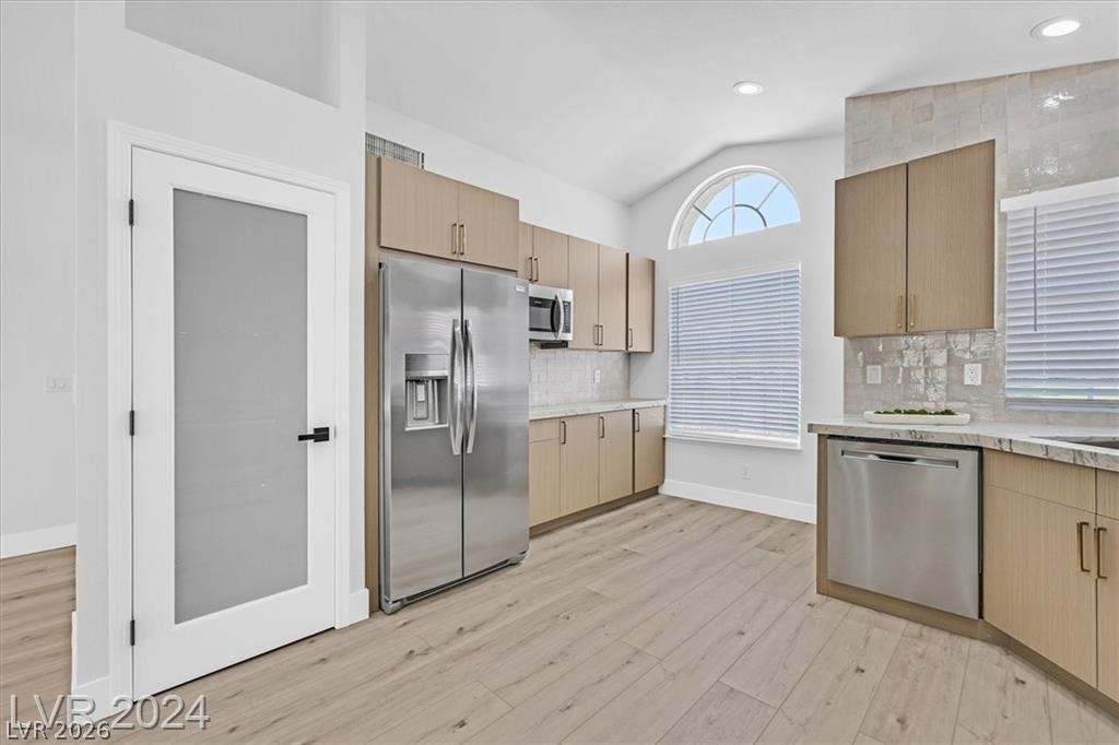 8 Barton Spring Circle Property Photo 7