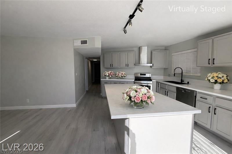 6489 Bugbee Avenue Property Photo 8