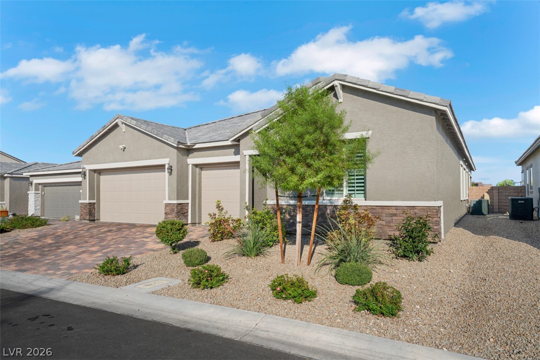5032 Tranquil View Street Property Photo 3