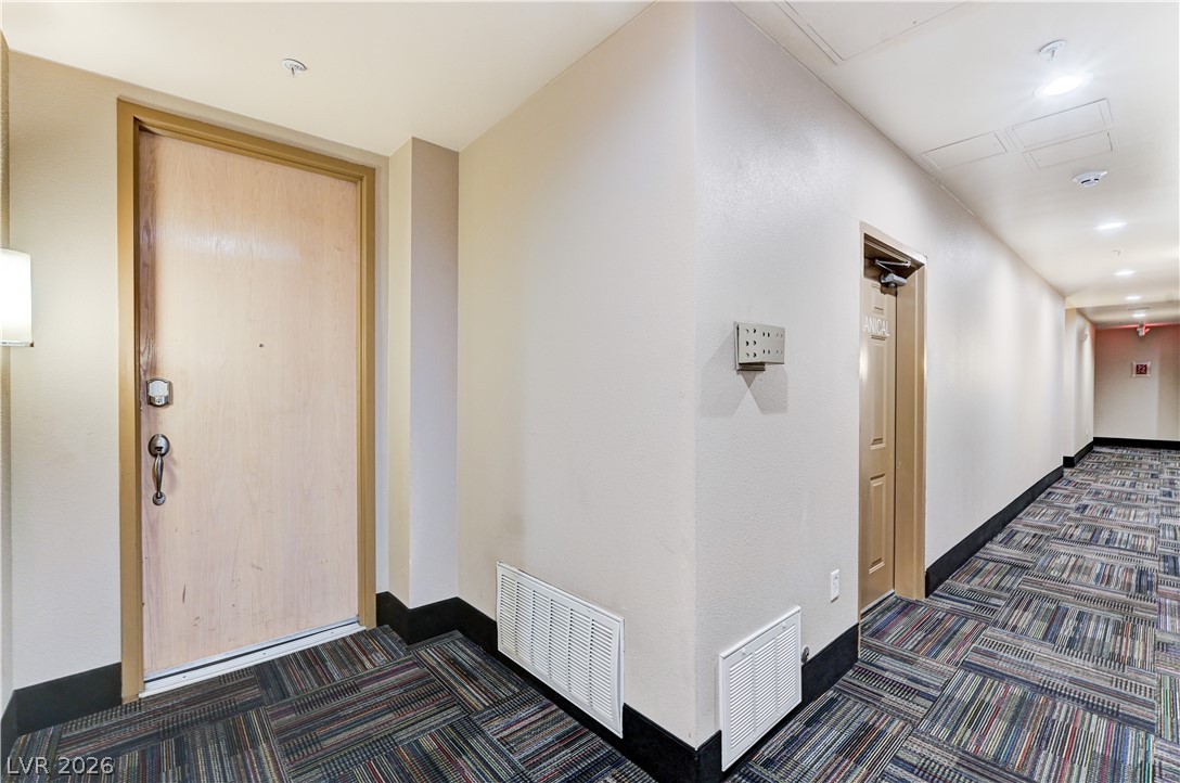 75 East Agate Avenue 303 Property Photo 3