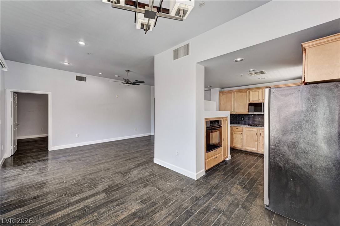 75 East Agate Avenue 303 Property Photo 10