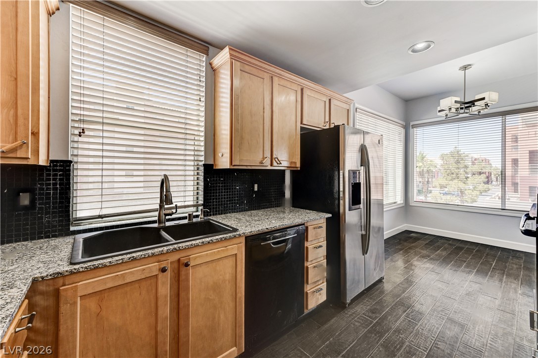 75 East Agate Avenue 303 Property Photo 19