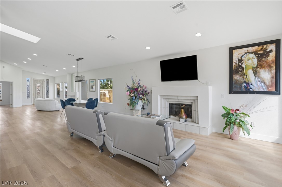 2933 Harbor Cove Drive Property Photo 13
