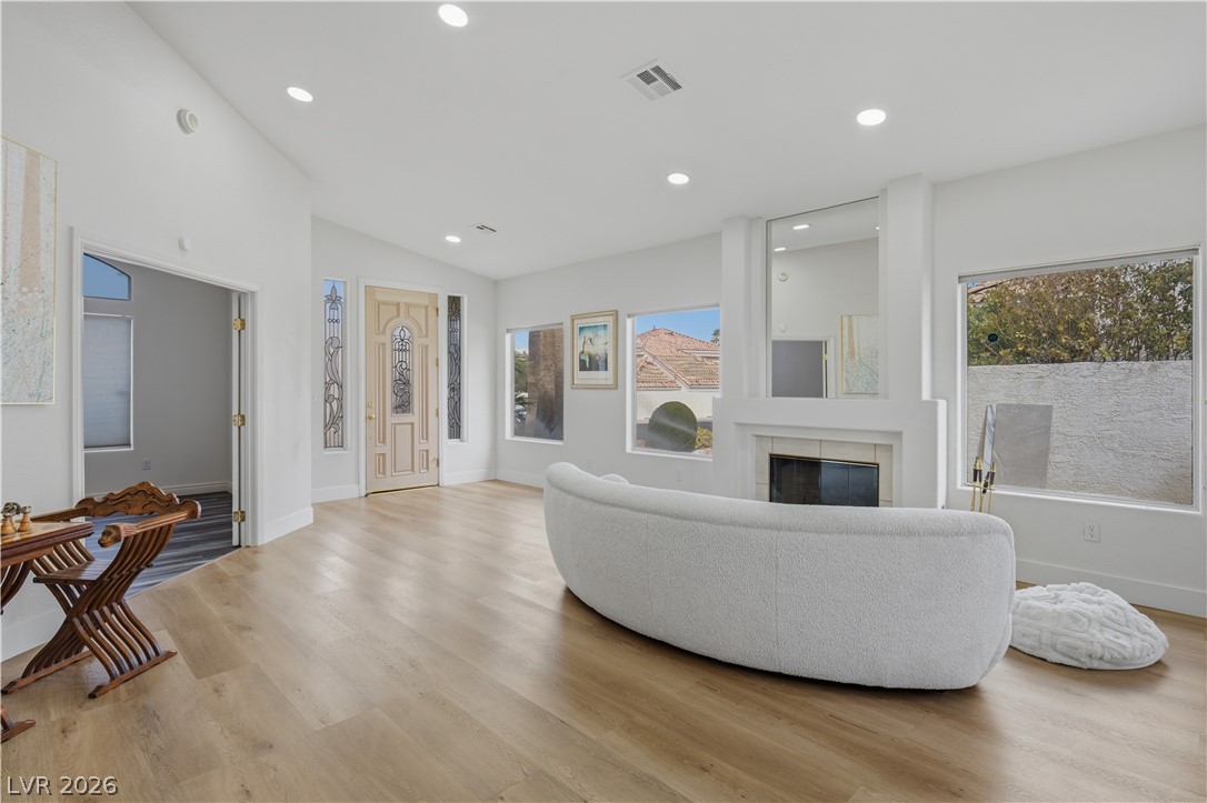 2933 Harbor Cove Drive Property Photo 17