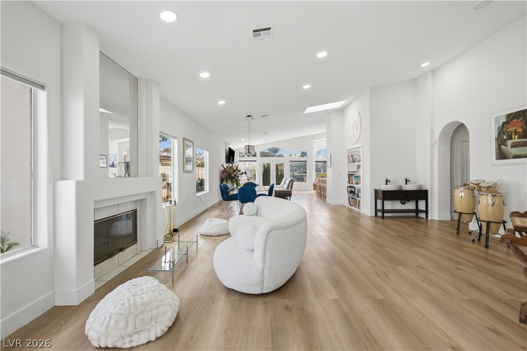 2933 Harbor Cove Drive Property Photo 19