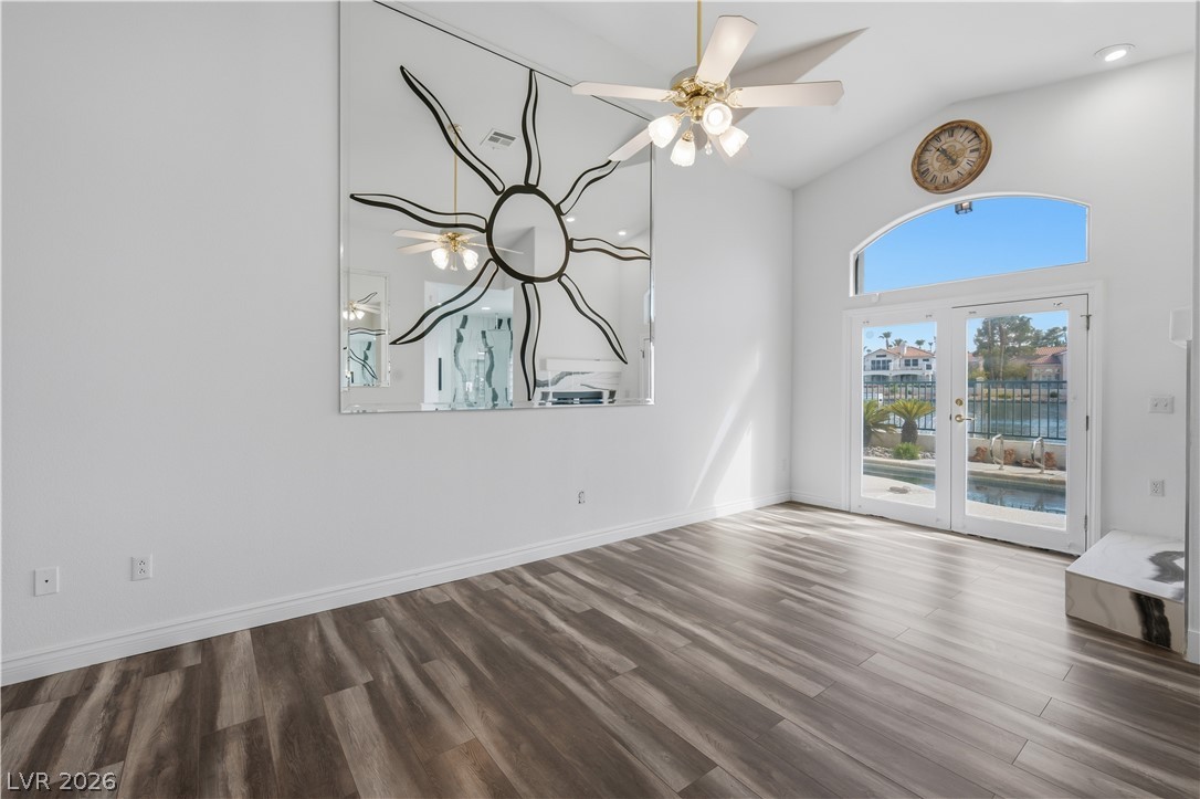 2933 Harbor Cove Drive Property Photo 26