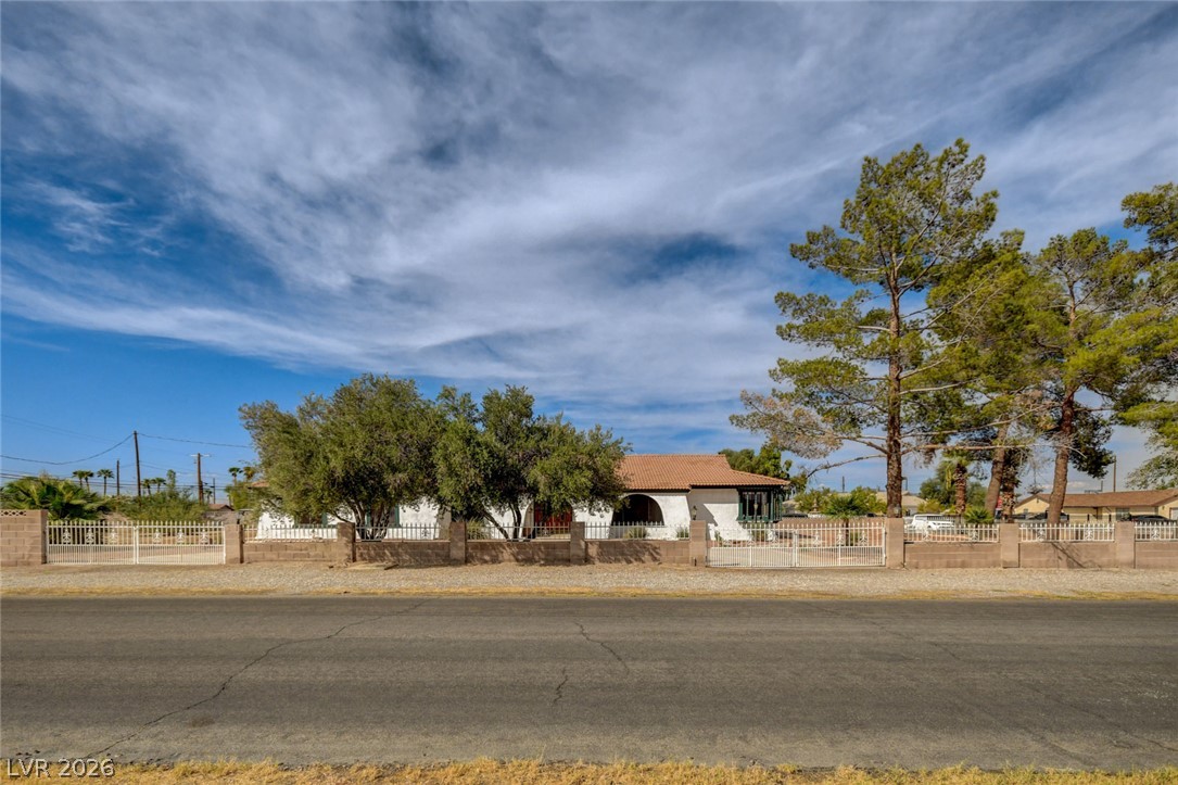 1401 Sharon Road Property Photo 4