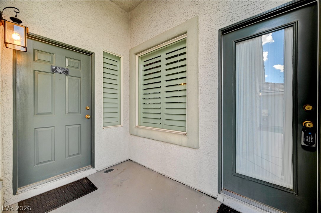 2627 Thornview Street Property Photo 4