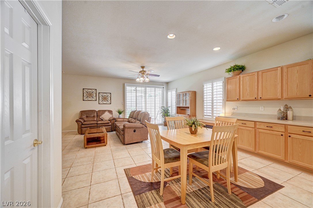 2627 Thornview Street Property Photo 16