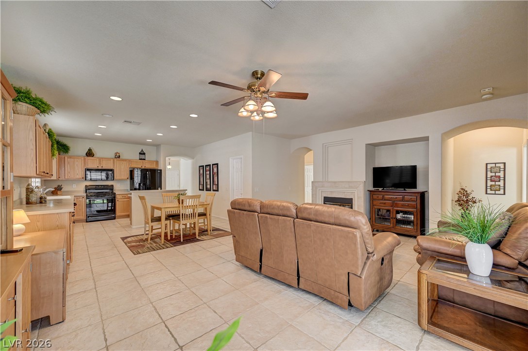 2627 Thornview Street Property Photo 20