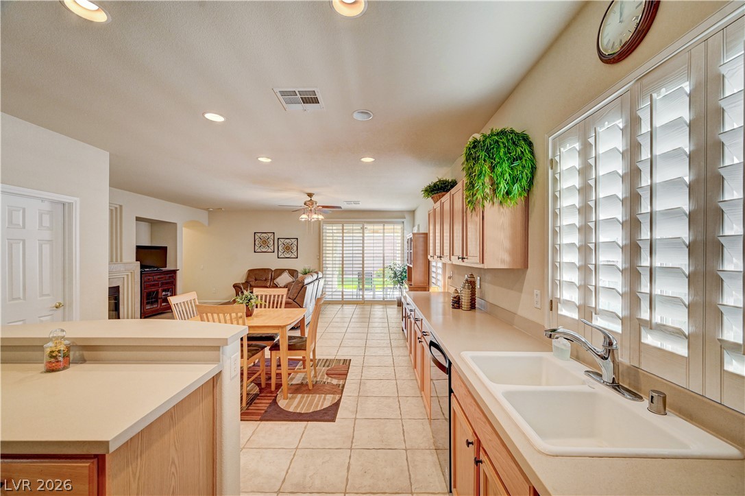 2627 Thornview Street Property Photo 22