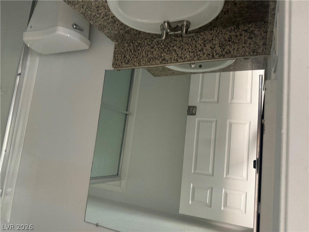 5158 South Jones Boulevard 201 Property Photo 10
