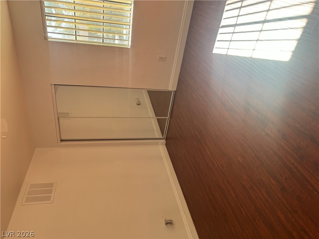 5158 South Jones Boulevard 201 Property Photo 11