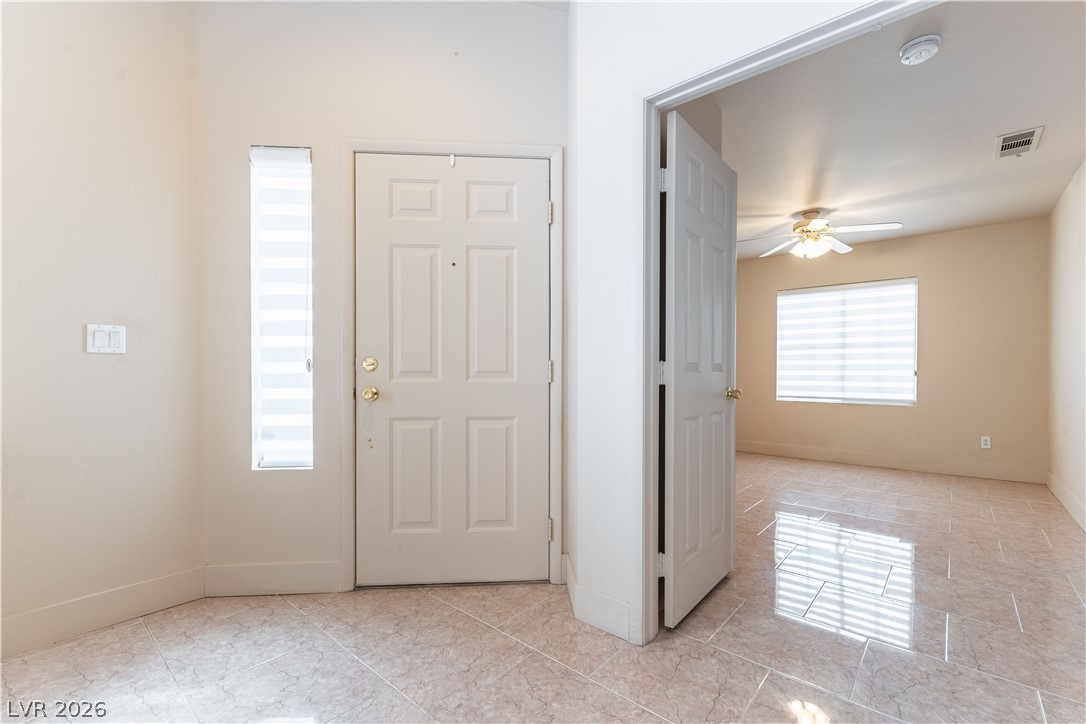 740 Gull Point Avenue Property Photo 4