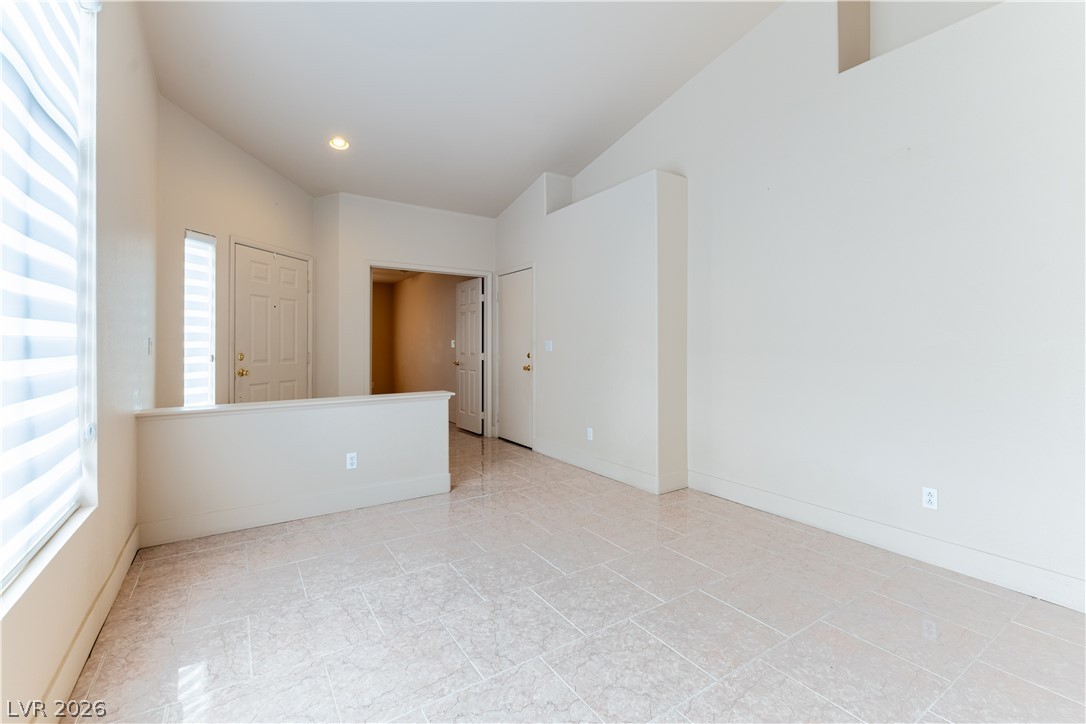 740 Gull Point Avenue Property Photo 5