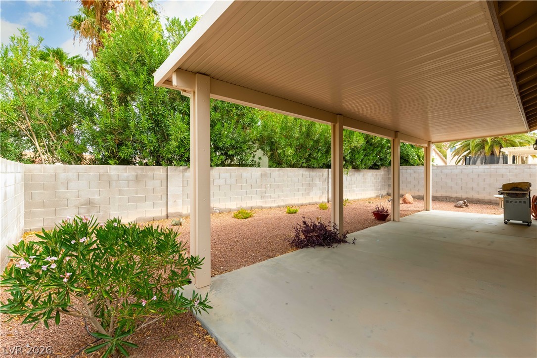 740 Gull Point Avenue Property Photo 24