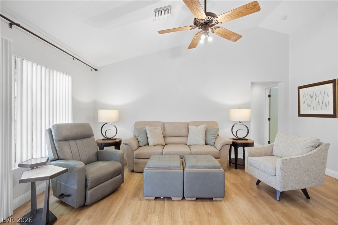2529 Highvale Drive Property Photo 3