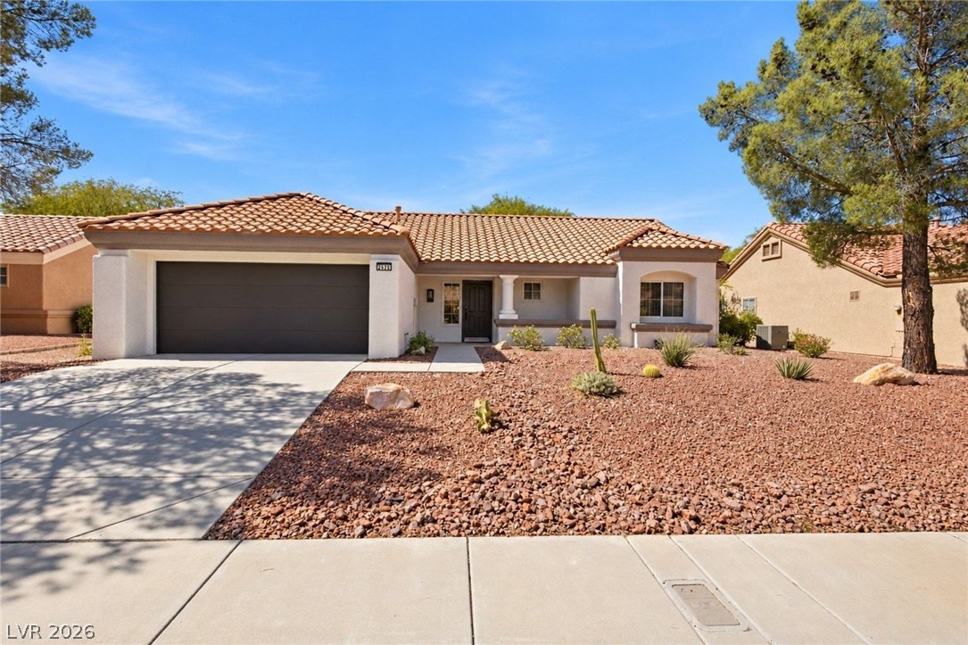 2529 Highvale Drive Property Photo 4