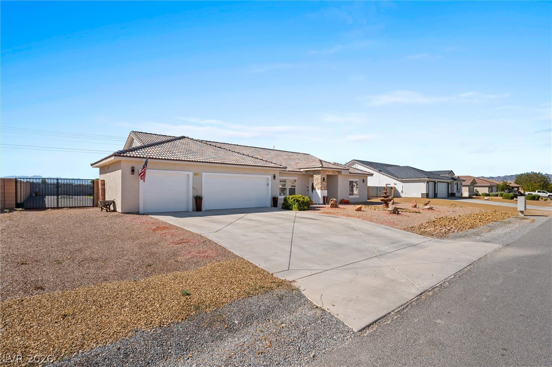 4621 Honey Locust Drive Property Photo 8