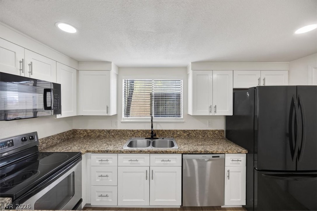 4454 West Desert Inn Road D Property Photo 2