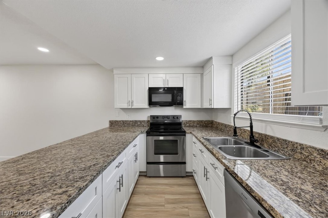 4454 West Desert Inn Road D Property Photo 3