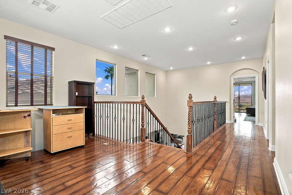 584 Via Colmo Avenue Property Photo 24