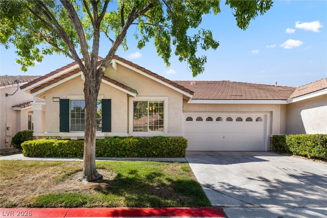 1725 Pacific Breeze Drive Property Photo 2