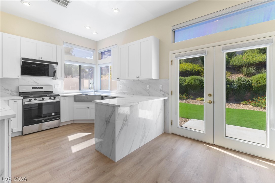 1725 Pacific Breeze Drive Property Photo 8