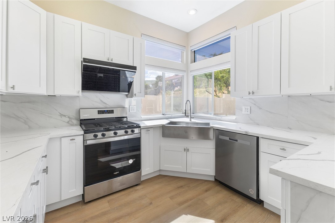 1725 Pacific Breeze Drive Property Photo 10