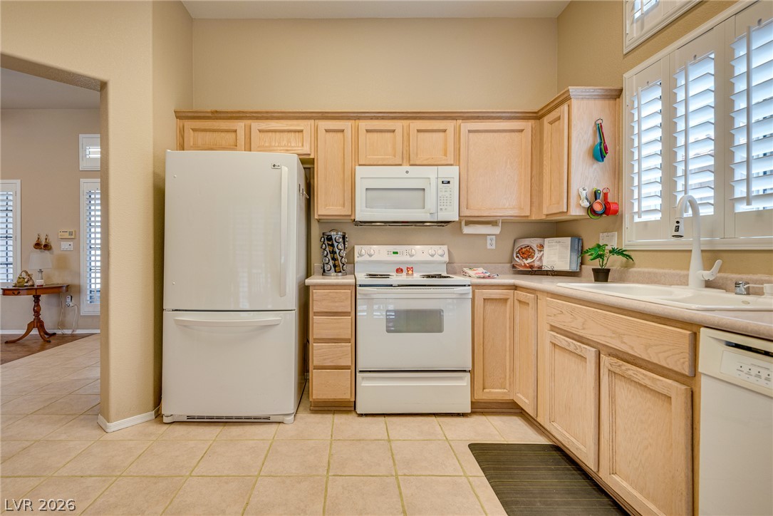 2025 Red Dawn Sky Street Property Photo 8