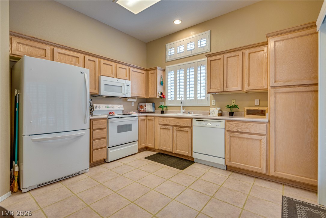 2025 Red Dawn Sky Street Property Photo 9