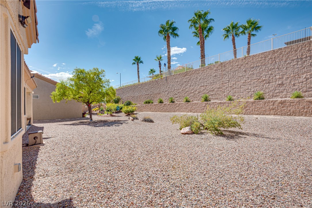 2025 Red Dawn Sky Street Property Photo 27