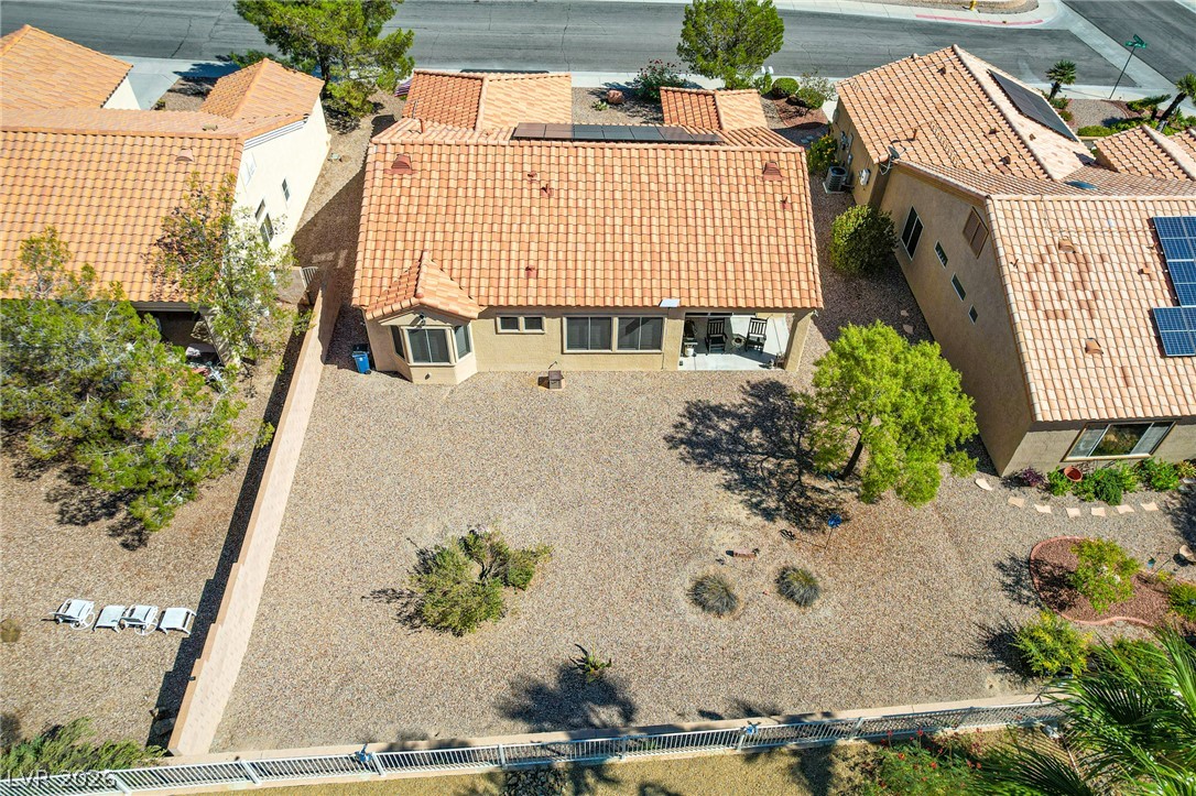 2025 Red Dawn Sky Street Property Photo 32
