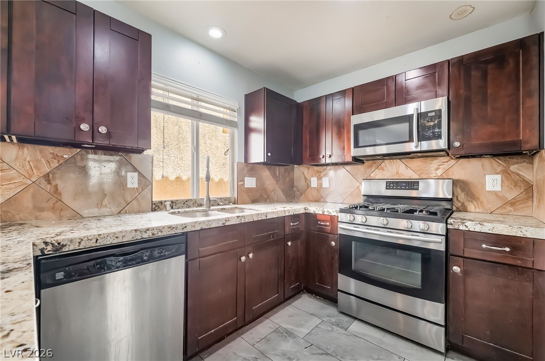 7527 Jacaranda Leaf Street Property Photo 4