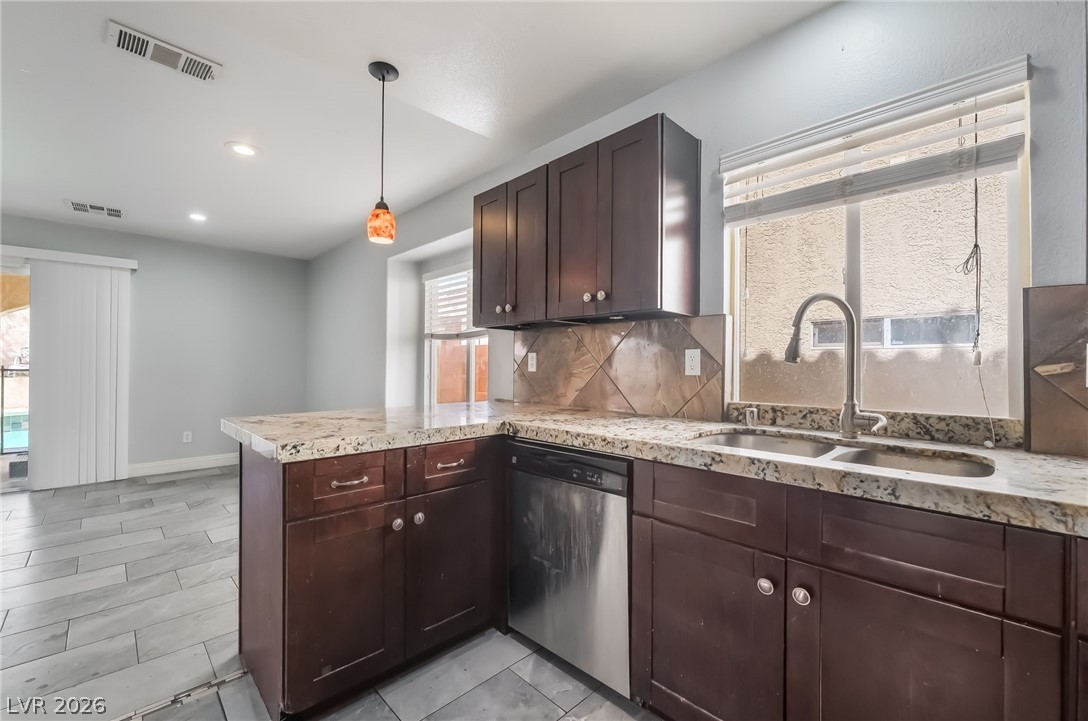 7527 Jacaranda Leaf Street Property Photo 12