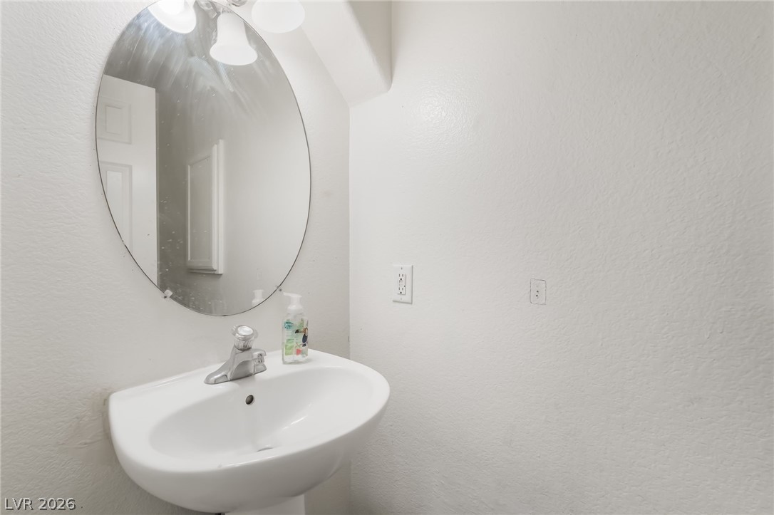 7527 Jacaranda Leaf Street Property Photo 13