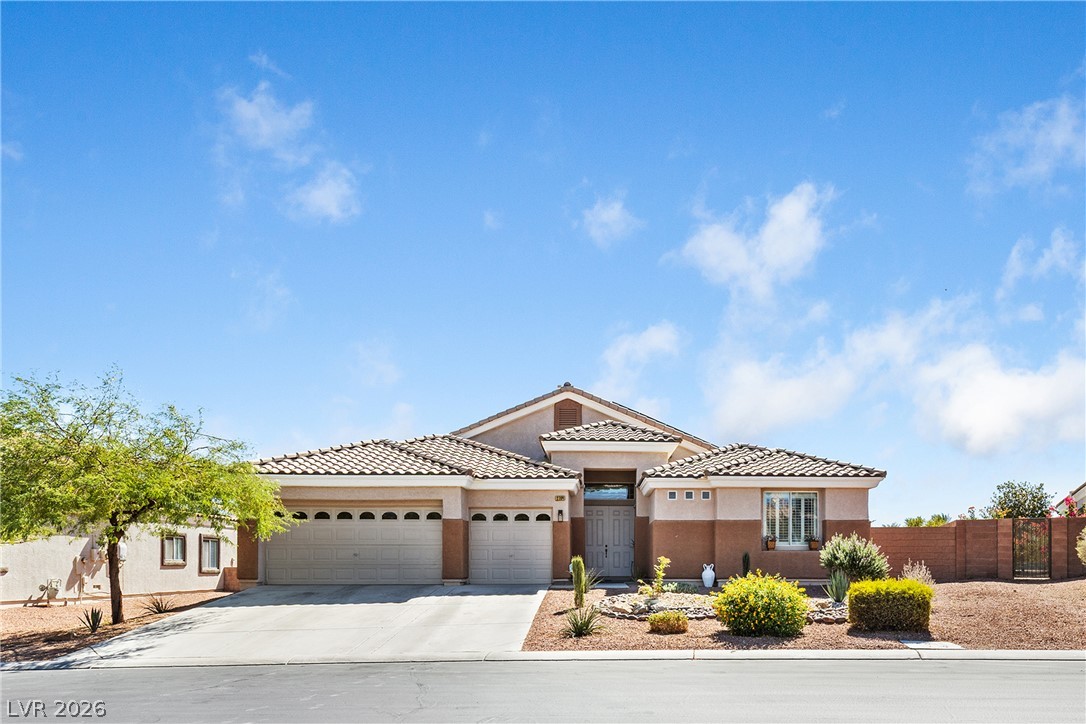 2709 Tropicbird Drive Property Photo 2