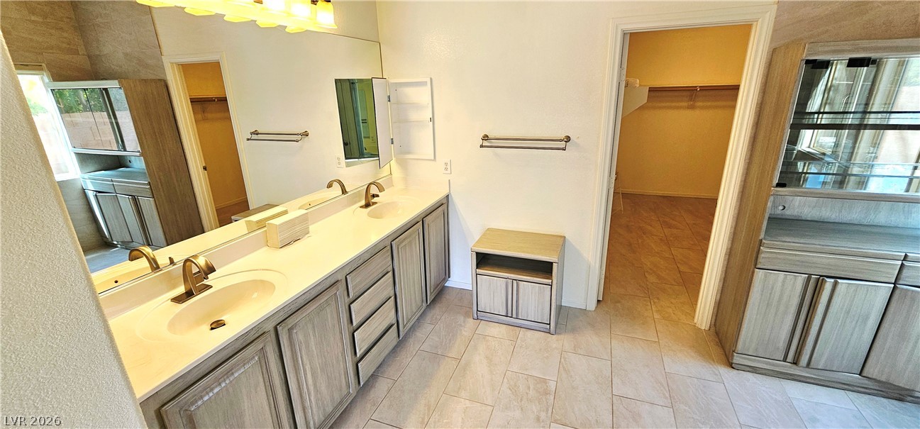 8229 Flowing Rapids Court Property Photo 17