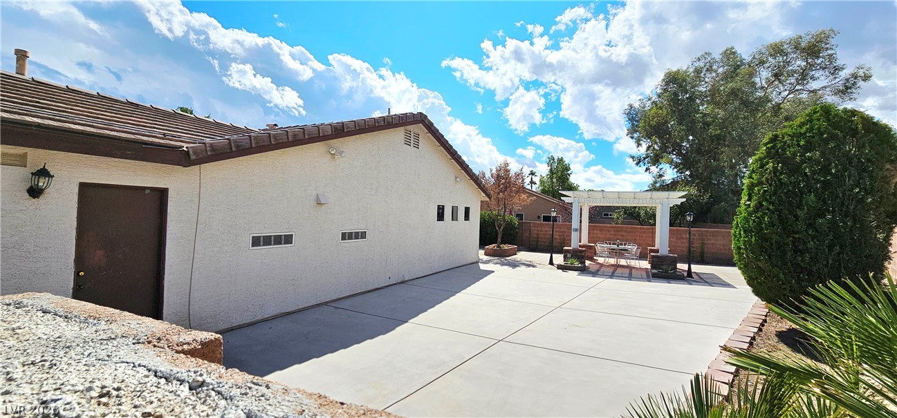 8229 Flowing Rapids Court Property Photo 31